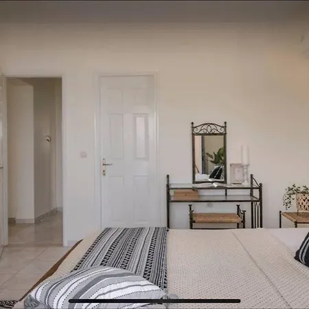 Kaminia Serenity House